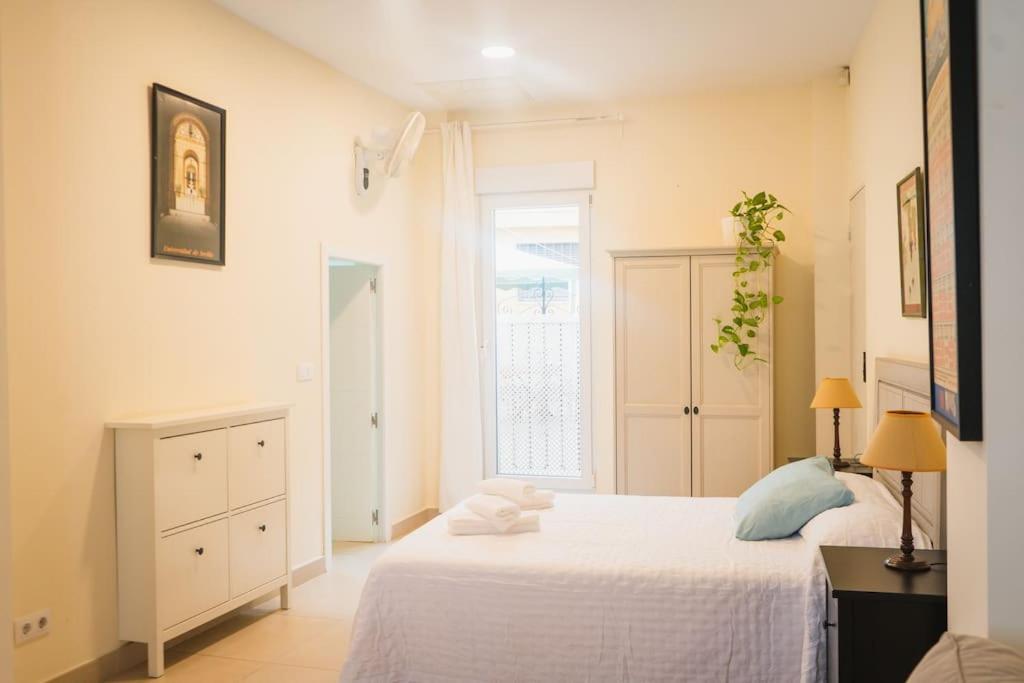 Estudio A Estrenar En Sta Clara Sevilla Buitenkant foto