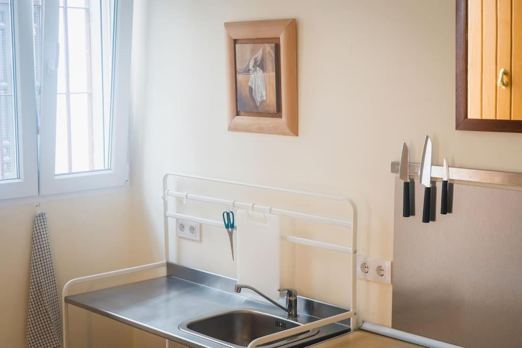 Estudio A Estrenar En Sta Clara Sevilla Buitenkant foto
